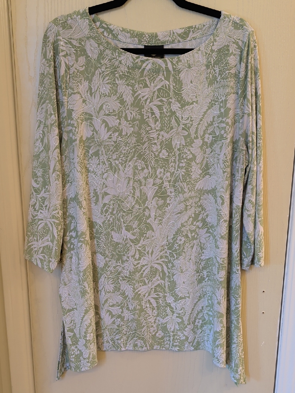 JM Collection Soft Sage Floral Print w/ Embroidery Knit Tunic Top - Size L EUC